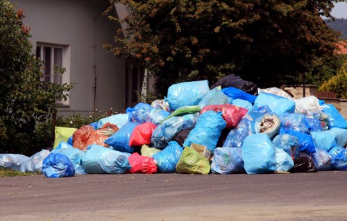 Expert team offering flat clearance in Kingston.